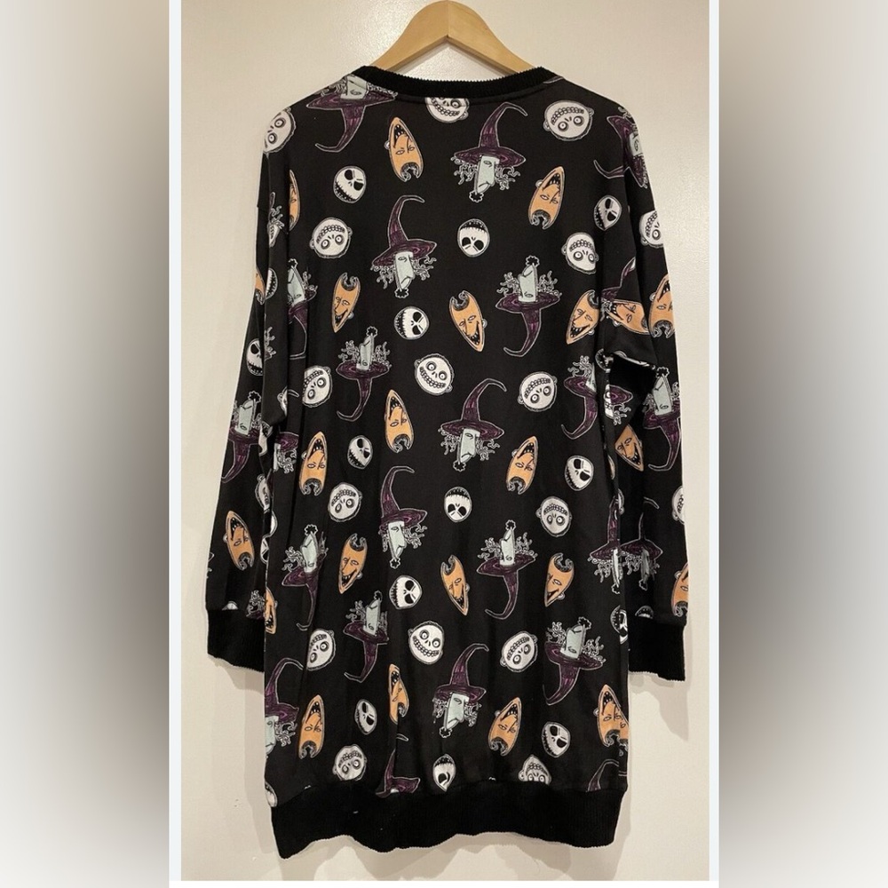 2 piece Set Nightmare Before Christmas pajamas, size small. Pants and top